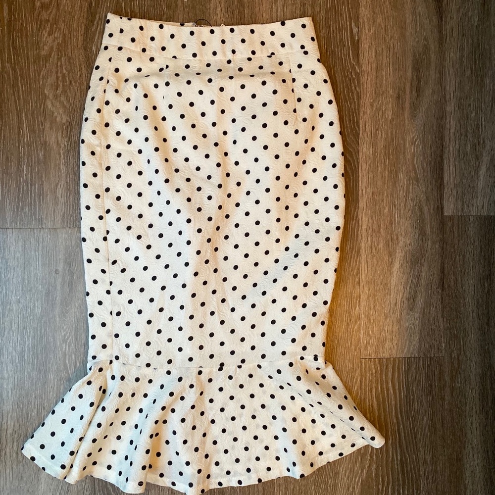 Polka dot Midi skirt NWT